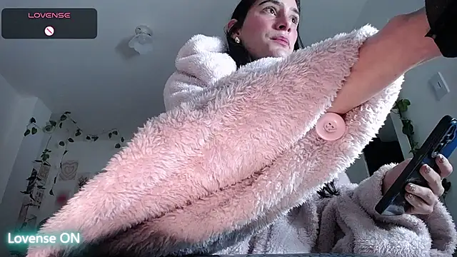 IsaBaileys_ - gode dans mon cul