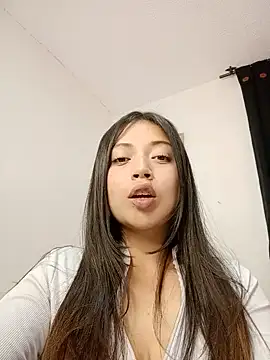 Katherodriguezx - OFF TOP SPIT NIPPLES