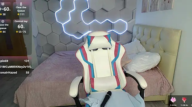 Aliicemeow - nipple play💋