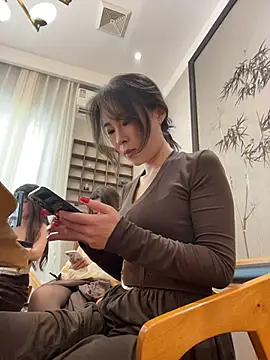 Eva10069 - 闹市茶馆亲异性奶头🫦