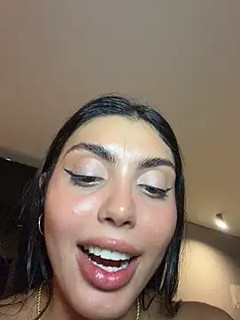 Zui_lu - pinch tits