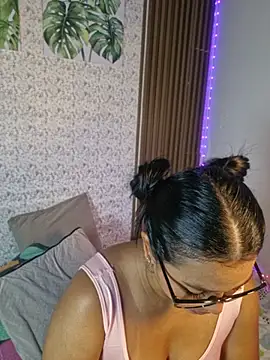 Caylinhot7 - spit on your breasts