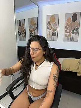 Alessia-ferrer1 - 💖fingers my pussy