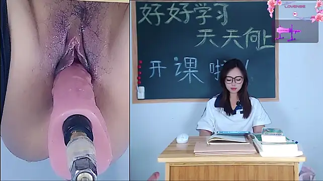 Juzi1213 - 学妹上课总是喷水
