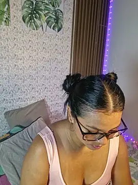 Caylinhot7 - spit on your breasts