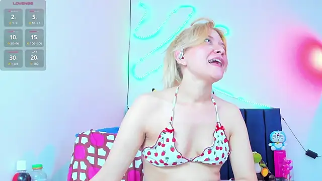 Kylie_jonas - Tickle my ass while controlling toy 💕