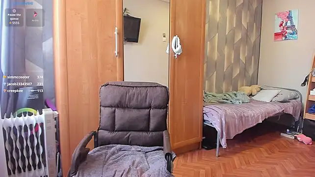 Tiny_Kiss - finger in pussy