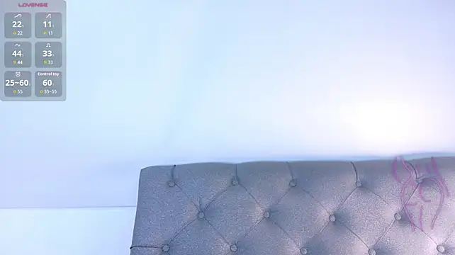 Veronica_jk23 - play with my boobs