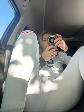 Crazy-Rosa - Hi guys 💋play with my pussy public 💋