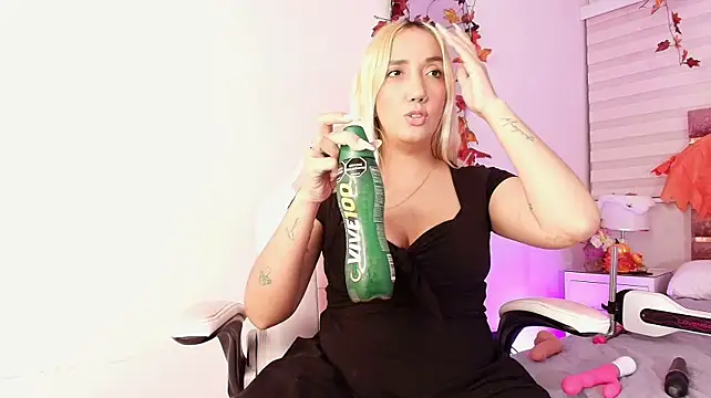 Amanda_klaire - Shows the princess pussy 💦