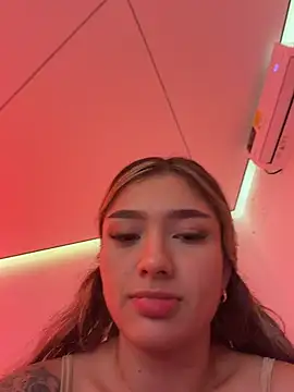 Ariannaa_1 - Off shorts, bounce big ass 🔥