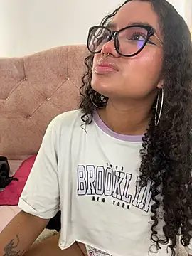 Bunny-firee - Flash pussy😏🌸