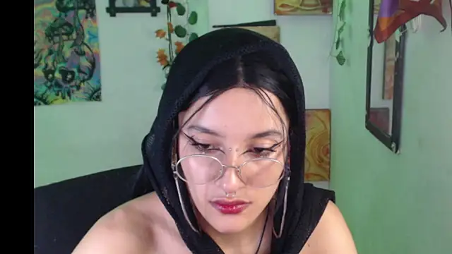 Bastethott - squirt or cum?