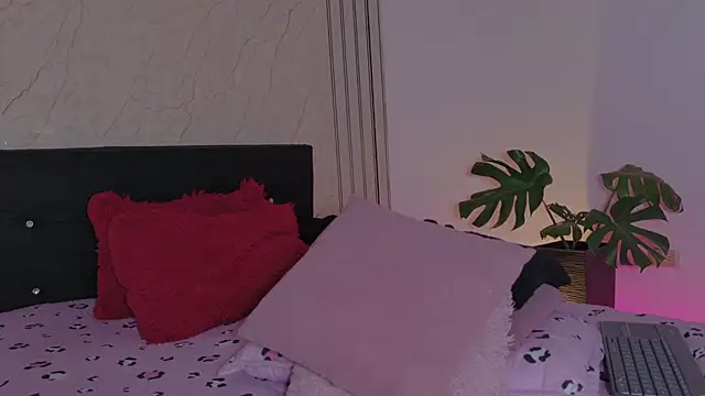 Emy_colee - FUCK DOGGY