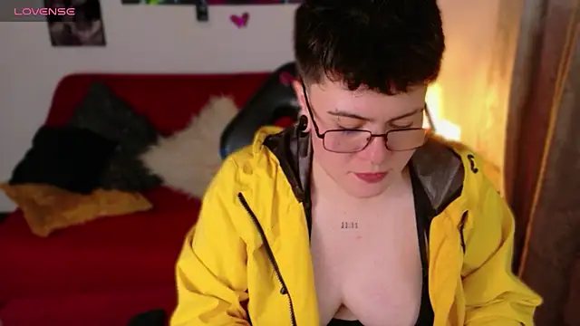 Geminis_xxx - write your name on my tits
