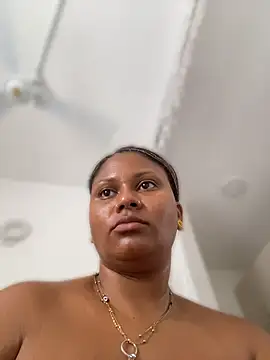 Madelltheebony - Fuck my pussy with my finger