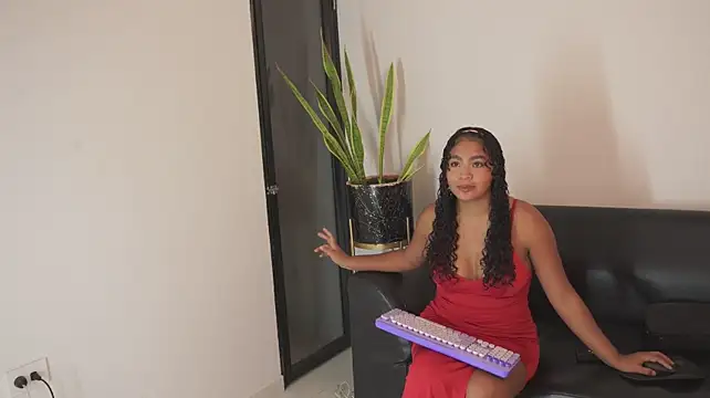 Anais_aradia - Show ass + spank ass