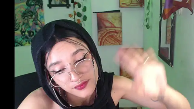 Bastethott - squirt or cum?