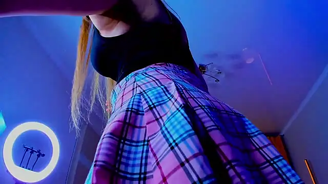 Sofia_beautifuul - Show what color my panties