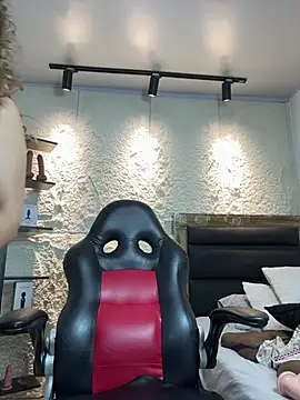 Carolinecastle - Suck tits