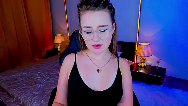 Sofia_beautifuul - Show what color my panties