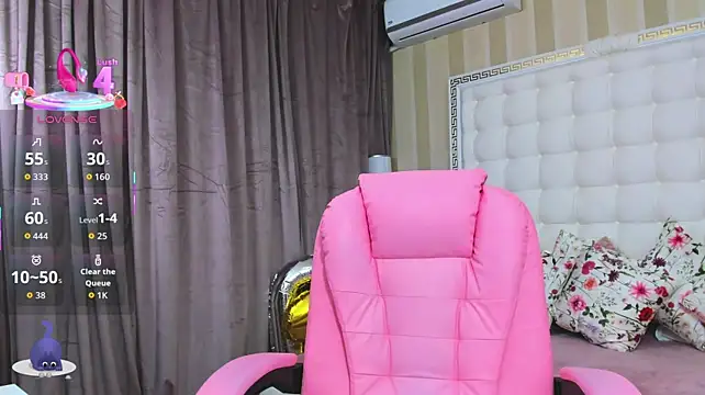 Miss_azucar - touch under my skirt