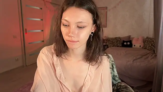 MiaPimmy - Divine underboobies view!