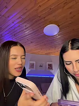 Hilary_pinkk - show ass in doggy style + oil 🍑