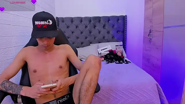 IzzyHiltton_ - cum in tits