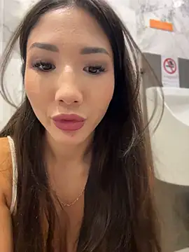 Lean_lie8 - 🍒Tits out in Mens Toilet 3min RISKY🥵