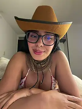 MiaSofia__ - kisses up close🤠💋🤤