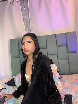 Gretel_Streit - put on heels + sexy dance whit feets