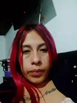 Mia_Suss - Squirt en baño publico