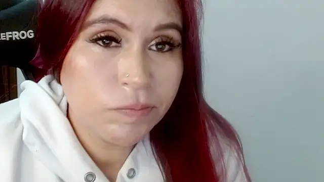 Cata__gutierrez_ - play with my nipples