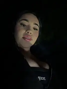 SofiaWildee - Flash boobs