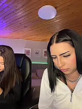 Hilary_pinkk - show ass in doggy style + oil 🍑