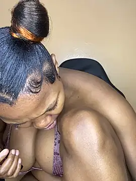 MilfBoobsxx - Finger pussy 🍑