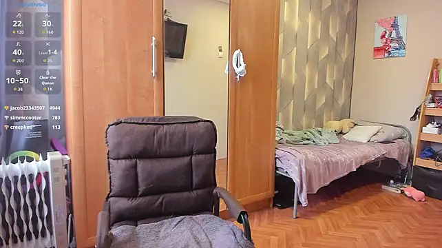 Tiny_Kiss - finger in pussy