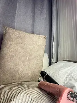 _mayka - a huge puddle in my pussy 💦💦