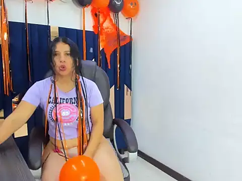 AlessandraRossiSS - show feet