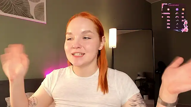 Margo_Blaze - take off t-shirt + dildo between boobs