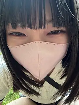 Ema_xx - どきどき、！？ブラ抜きしちゃう〜！？♡♡