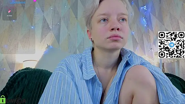 Michelle_Blond - drool from tongue
