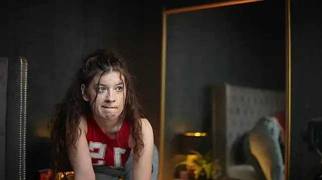 MonaPinky - show anal