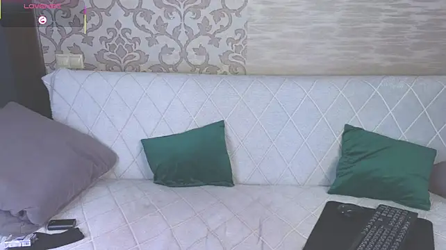Elza_Riche - tit tease