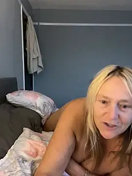 Blondnboujee53 - Dildo I’m pussy 1 min