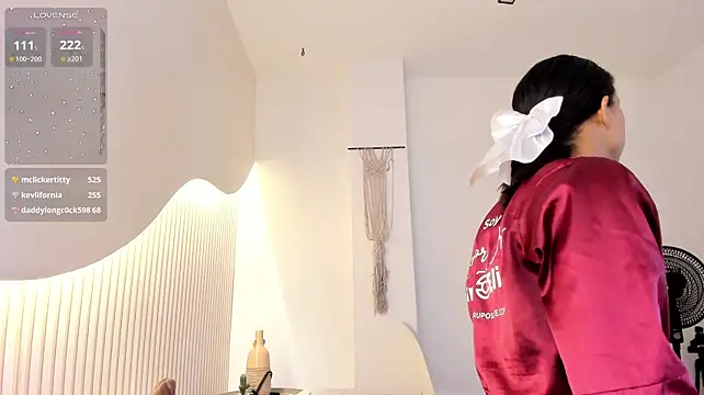 Luna_Tylor - finger in the ass