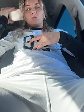 Crazy-Rosa - Hi guys 💋play with my pussy public 💋