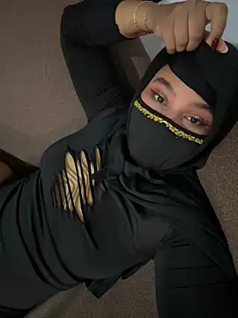 Aylin_arabic - Naughty toes tease