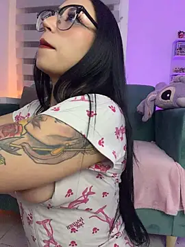 Sophie_cute66 - Spit + slap boobs